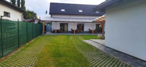 Apartment house with sauna and jacuzzi Svätý Kríž 2